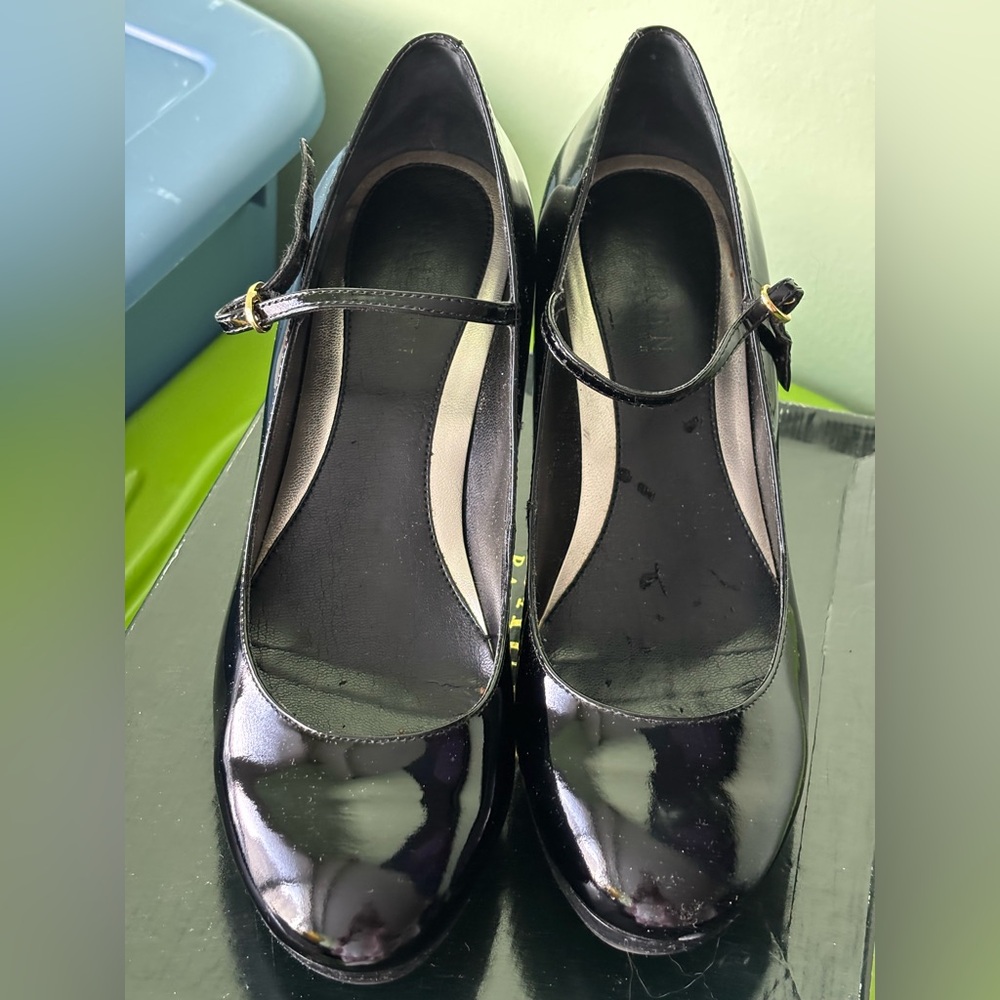 Ralph Lauren Mary Jane shoes. Worn once. Excellent condition. Patent leather.